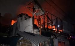 Kebakaran di Gudang Plastik Berbahan Kimia di Ciracas, 20 Damkar Diterjunkan