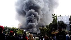 Gudang Plastik di Cipayung Ludes Terbakar, Asap Hitam Membubung Tinggi