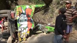 Truk Pasir Masuk ke Jurang di Boyolali akibat Patah As, Suami Istri Luka-Luka