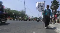 Galang Beasiswa untuk Anaknya, Ayah di Indramayu Jalan Kaki Menuju Jakarta