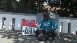 Menuju Istana Presiden, Ayah Jalan Kaki dari Indramayu Tiba di Jakarta