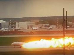 Pesawat Boeing Terbakar saat Lepas Landas di Bandara Irlandia