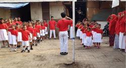Sekolah Darurat Kartini Kolong Tol Ancol Rayakan HUT RI dengan Penuh Makna