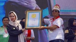 UNS Torehkan Rekor Gerakan Moral Kebangsaan  dengan Bahasa Isyarat Terbanyak