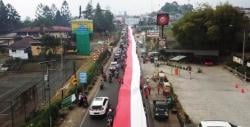 HUT Ke-74 RI, Ribuan Warga Bogor Arak Bendera Merah Putih Sepanjang 400 Meter