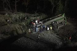 Bus Terjun ke Jurang di Laos, 13 Turis China Tewas
