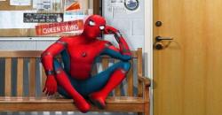 Jeremy Renner dan Fans Marah Spider-Man Keluar dari Marvel