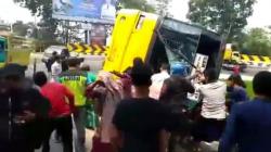 Bus Karunia Bakti Terguling di Cianjur, 3 Penumpang Luka, Puluhan Lainnya Shock