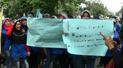 Upah Hanya Rp1,7 Juta per Bulan, Buruh PT Pratama Medan Gelar Aksi