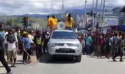 Video Ratusan Anggota TNI-Polri Amankan Aksi Massa di Jayapura