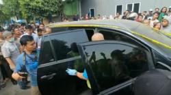 Pria Tewas Terbakar Dalam Mobil di Bekasi, Polisi: Korban Bakar Diri