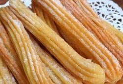 Berkreasi Membuat Churros, Kue Terkenal di Spanyol yang Renyah saat Digigit