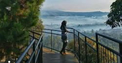 Wisata Bandung, Asyiknya Selfie di Tebing Keraton yang Terlihat Instagramable