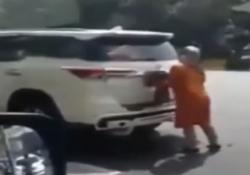 Viral Video Pengendara Mobil Ganti Pelat Nomor Palsu Hindari Razia Ganjil Genap