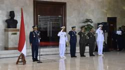 91 Pati TNI Terima Tanda Kehormatan, Ada Kepala BNPB Letjen TNI Doni Monardo