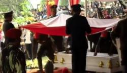 Video Detik-Detik Jenazah BJ Habibie Dimakamkan