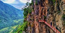 Inspirasi Wisata Semarang, Asyiknya Uji Nyali Main Ayunan di Atas Tebing