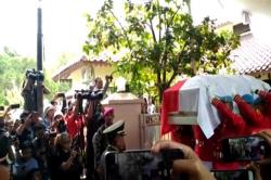 Video Jenazah BJ Habibie Diberangkatkan ke Taman Makam Pahlawan Kalibata