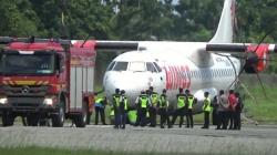 Pesawat Wings Air Mendarat Darurat di Bandara Nabire Papua Gara-gara Roda Rusak