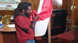 Cium Bendera Merah Putih, DPO Anggota KKB Papua Kembali ke Pangkuan Ibu Pertiwi