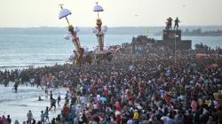 Puncak Pesona Hoyak Tabuik Piaman, Ribuan Warga Padati Pantai Pariaman