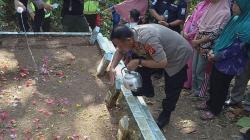 Terpilih Ketua KPK, Firli Bahuri Nyekar ke Makam Keluarga di Kampungnya