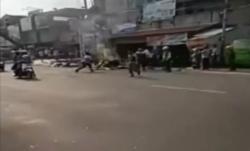 Viral Video Pemuda di Cianjur Bakar Motor karena Ditilang Polisi