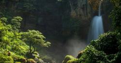 Intip Keunikan Bebatuan Purba di Curug Cimarinjung Sukabumi, Terlihat Eksotis