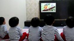 Kisah Habibie dan Lely Mengasuh 5 Anak Kembar Bernama Inisial AIUEO di Cirebon