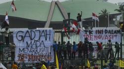 Tolak RUU Kontroversial, Mahasiswa Terus Bergerak Menuju Gedung DPR