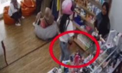Terekam CCTV, Ibu Muda Pencuri Ponsel di Padang Ditangkap Polisi