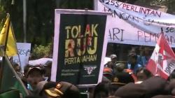 Demo Tolak RUU Pertanahan di Kediri, Mahasiswa dan Aparat Saling Dorong