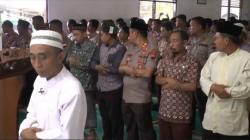 Polres Jepara Gelar Salat Gaib untuk Mahasiswa Tewas Diduga Tertembak di Kendari