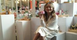 Tampil Segar ke Kantor atau Kampus, Ini Tips Make Up Flawless ala Archangela Chelsea