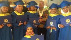 Lulus Kuliah S1, 150 TKI di Hong Kong Diwisuda di Kapal Pesiar