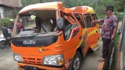 Gagal Menanjak, Minibus Elf Bawa Romongan Takziah Terbalik di Jombang, 2 Tewas