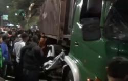 Video Pengemudi Ojek Online Tewas Terlindas Truk Kontainer di Joglo