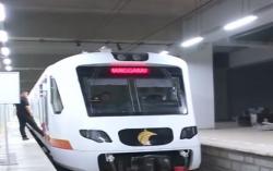 Video Kereta Bandara Resmi Beroperasi di Stasiun Manggarai, Tiket Rp40.000 selama Oktober