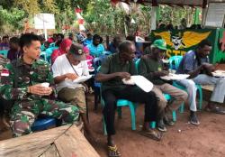 HUT ke-74 TNI, Satgas Yonif 411 Kostrad Syukuran Bersama Warga di Perbatasan RI-PNG