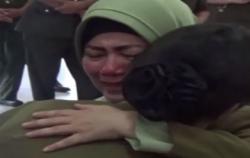 Video Istri Kolonel Hendi Suhendi Menangis saat Jabatan Suami Dandim Kendari Dicopot
