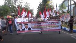 Dukung Pelantikan Jokowi, Warga Jombang Mengarak Bendera Merah Putih Sepanjang 50 Meter