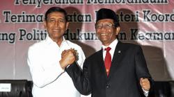 Wiranto Serahkan Jabatan Menko Polhukam ke Mahfud MD