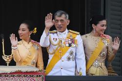 Usai Cabut Gelar Selir, Raja Thailand Vajiralongkorn Pecat 6 Pejabat yang Dianggap Jahat