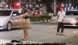 Viral, Perempuan Muda Singapura Telanjang di Tengah Jalan