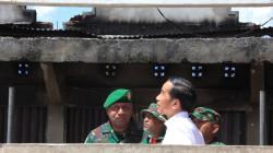 Cek Lokasi Kerusuhan Wamena, Jokowi Perintahkan Rehabilitasi Bangunan Rusak