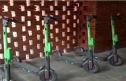 Pengendara Skuter Listrik Tewas Tertabrak di Sudirman, Korban Luka Parah di Kepala