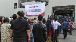 Setahun Lion Air JT610 Jatuh, Keluarga Korban Tabur Bunga di Perairan Karawang