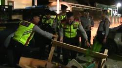 Massa Pendukung 2 Calon Kades di Cirebon Nyaris Bentrok akibat Berita Hoax