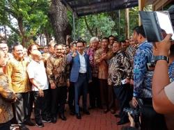 Jajaran Komisi III DPR Tiba di Kediaman Calon Kapolri Idham Azis