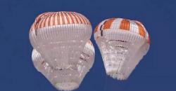 SpaceX Pamer Kemampuan Sistem Parasut Crew Dragon lewat Video 
